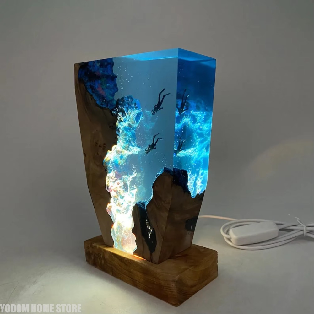 Nuova Lampada da Tavolo in Res - Lighting World Decor recensione e prezzo