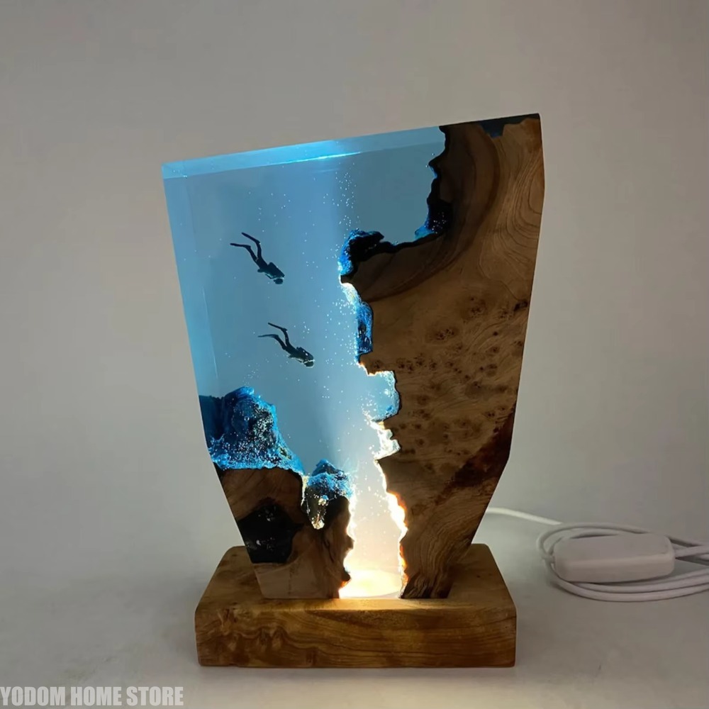 Nuova Lampada da Tavolo in Res - Lighting World Decor recensione e prezzo