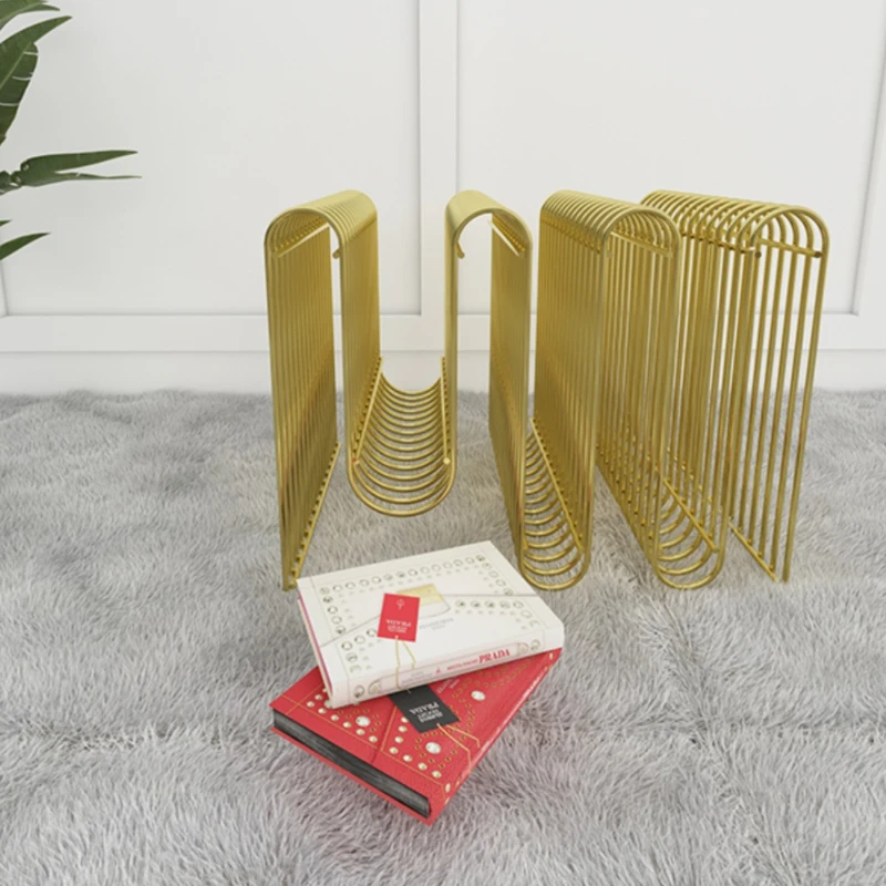 Semplici scaffali per giornali - Lighting And Decor Magazine recensione e prezzo