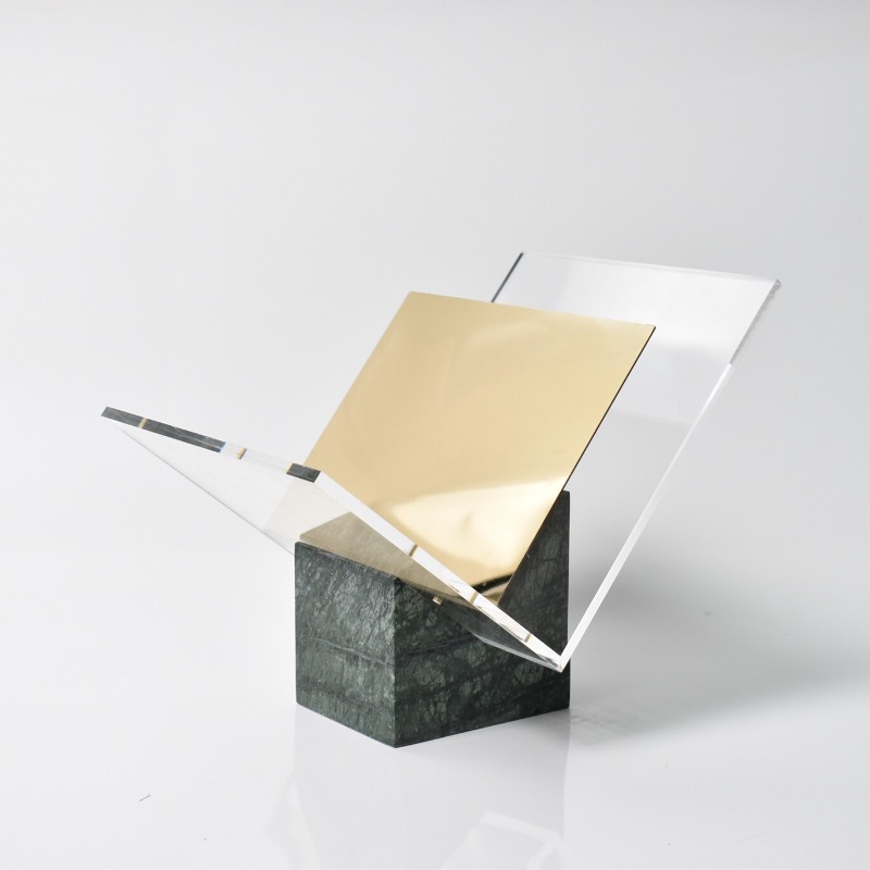 Espositore per Riviste in Acri - Lighting And Decor Magazine recensione e prezzo